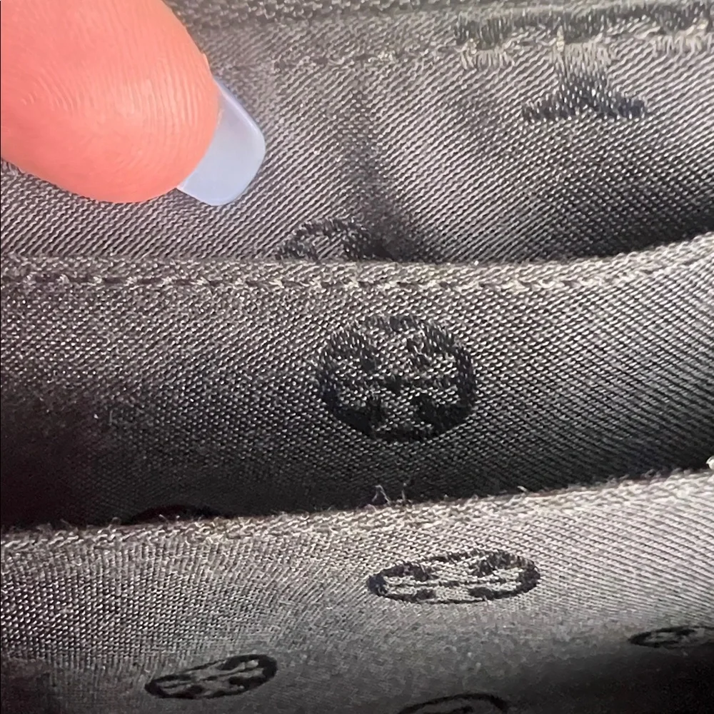 Tory Burch compact tory